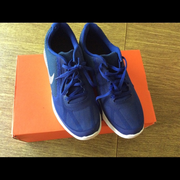Nike Other - Nike Revolution 3 sneaks Youth size. Never worn